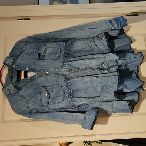 Free People Dylan Babydoll Shacket Snap Front High Low Hem Chambrey Size Sm NWT - Picture 13 of 16